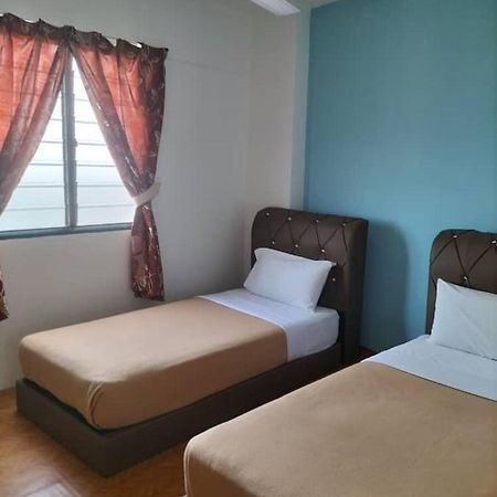 Khairul Homestay Pangsapuri Sutera Seberang Jaya Kampong Telok  Экстерьер фото