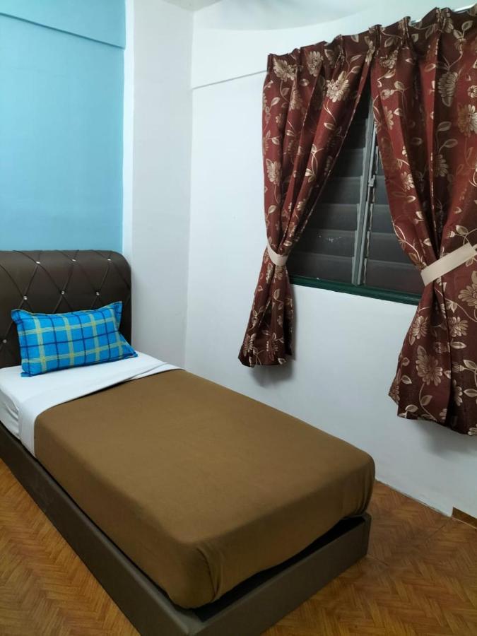 Khairul Homestay Pangsapuri Sutera Seberang Jaya Kampong Telok  Экстерьер фото